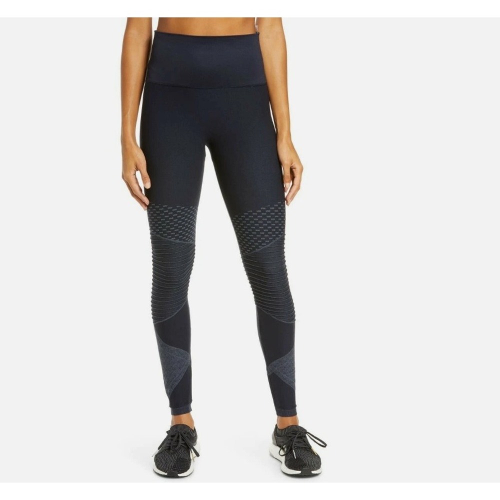 SPANX Medium Black Look At Me Now Seamless Moto Leggings 50193R